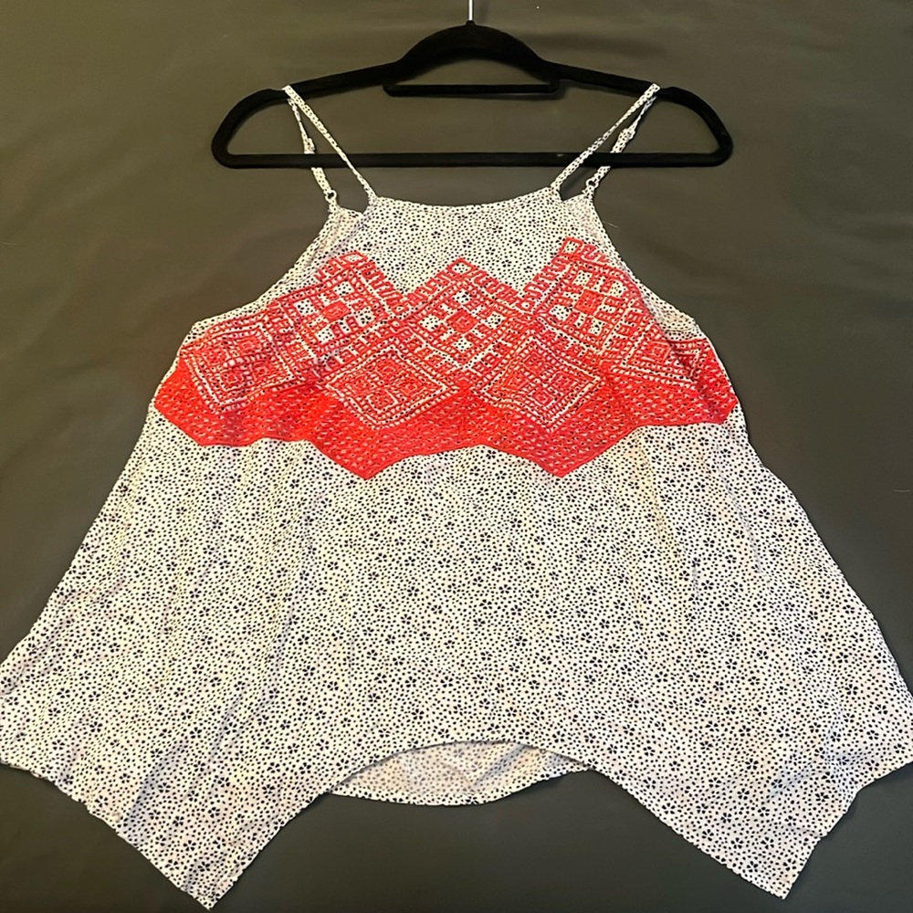 Flowy tank